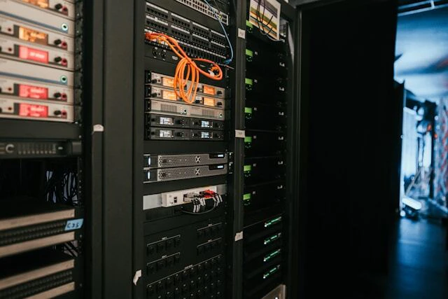 Server — © Bild: Kevin Ache / unsplash.com
