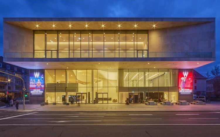 — © Foto: Nik Schölzel / Mainfranken Theater Würzburg